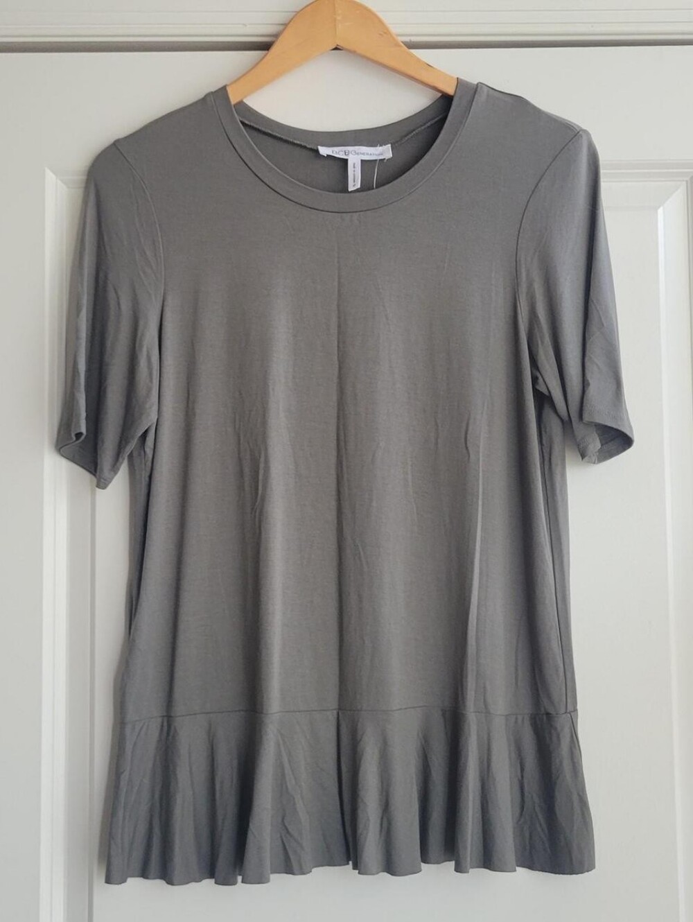 BCBGeneration Asymmetrical Ruffled Top Size M